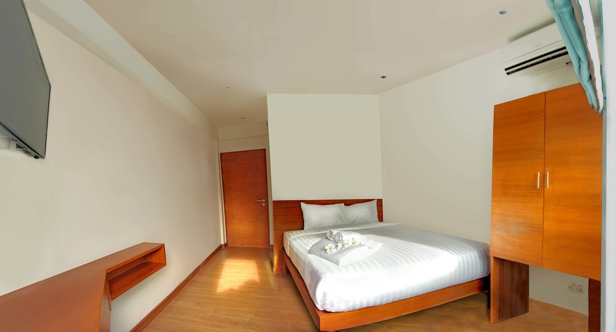 Maenam Bay Resort