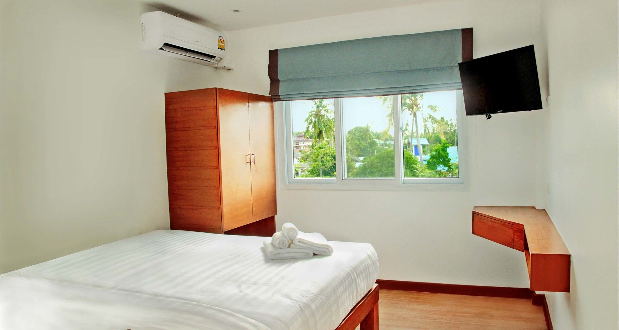 Maenam Bay Resort