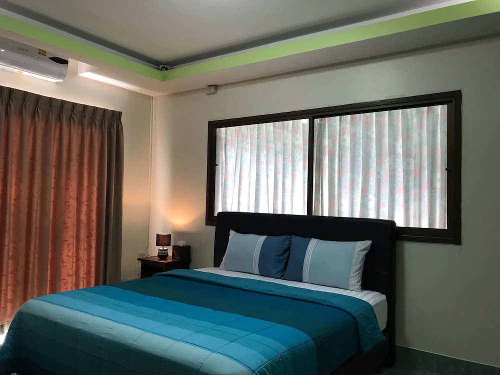 Maenam Lodge