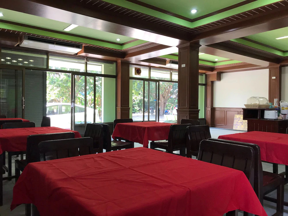 Maenam Lodge