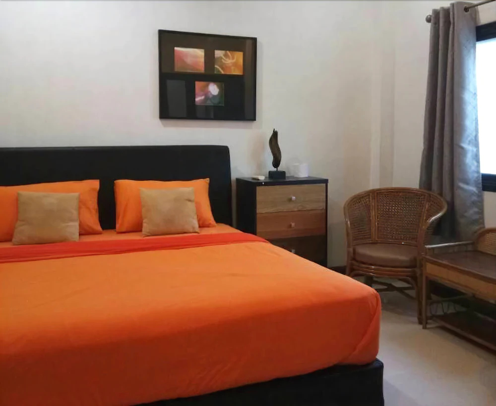 Maenam Lodge