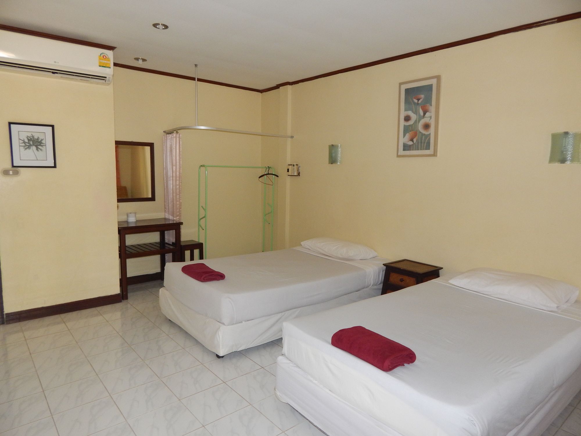 Jinta City Hotel