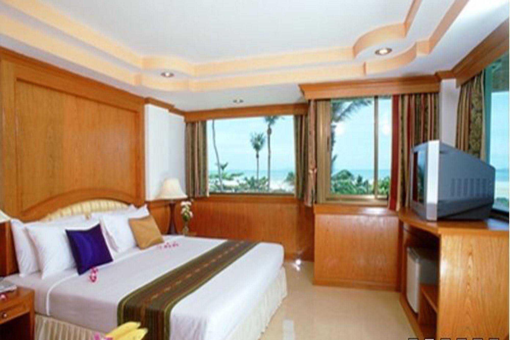 Grand Sea View