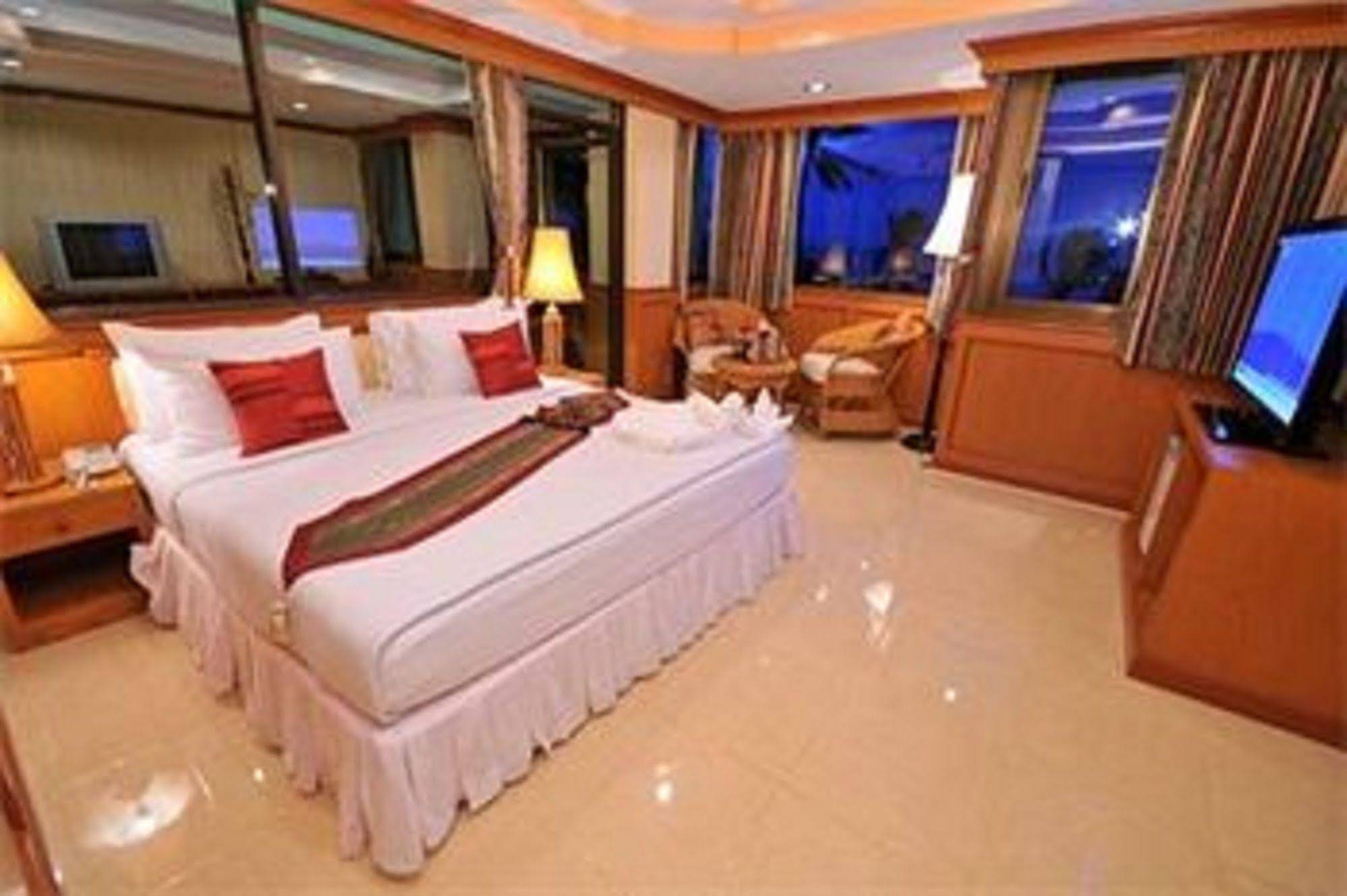 Grand Sea View