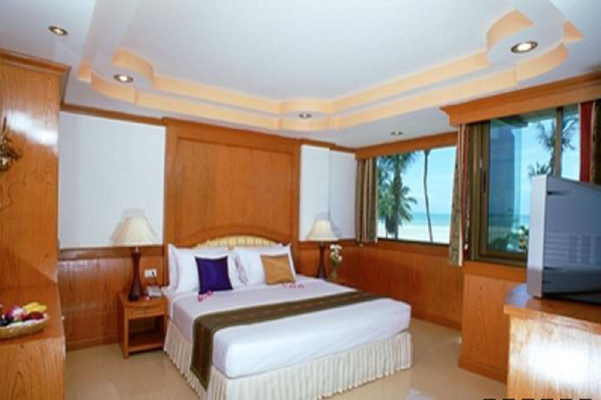 Grand Sea View