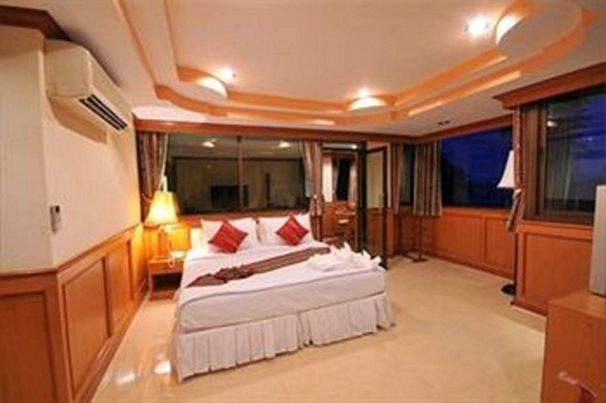 Grand Sea View