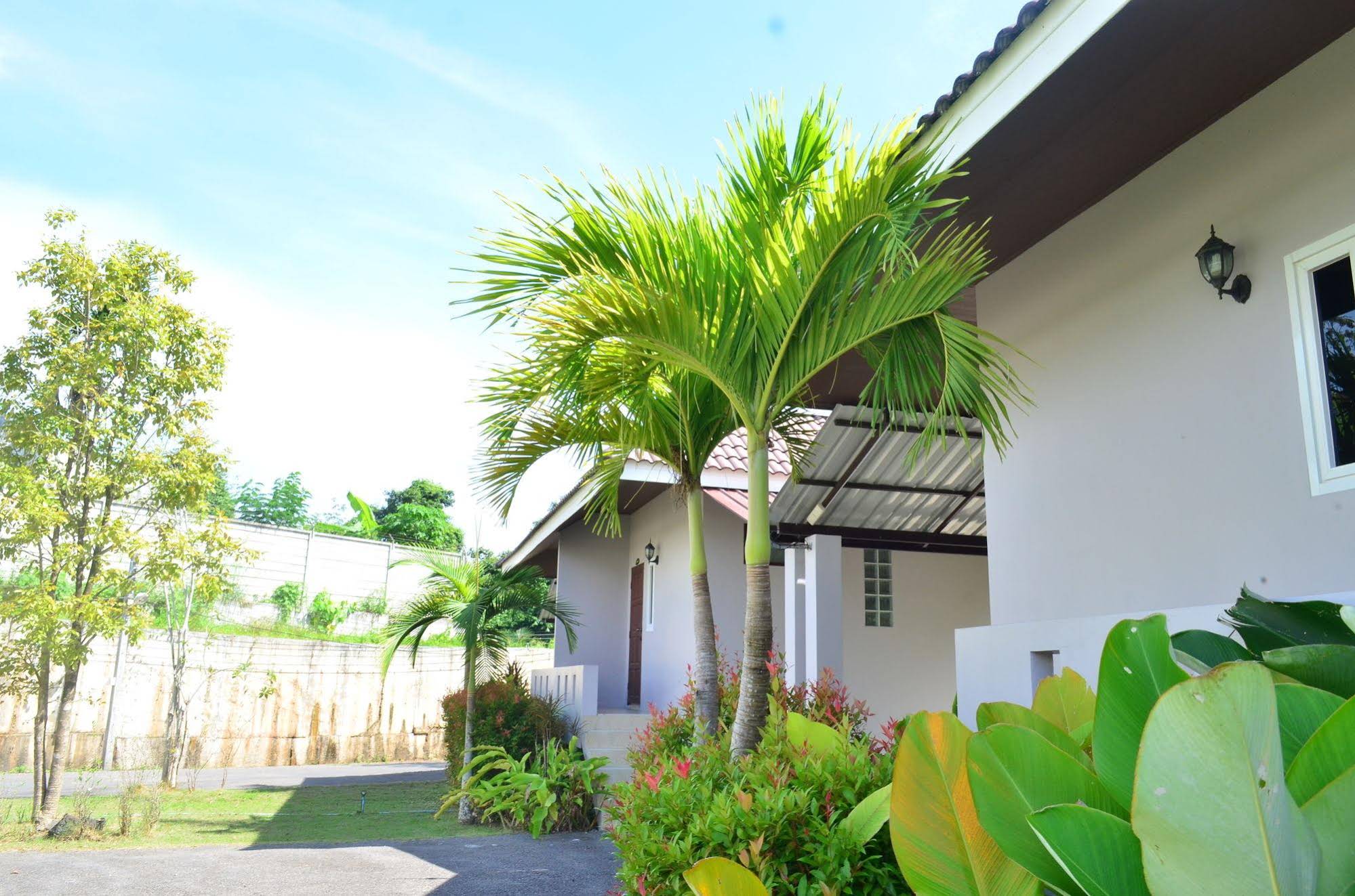 Baansuan Rimnom Resort