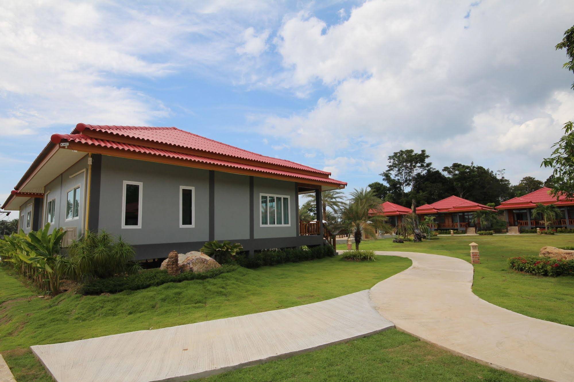 Lanta Lapaya Resort