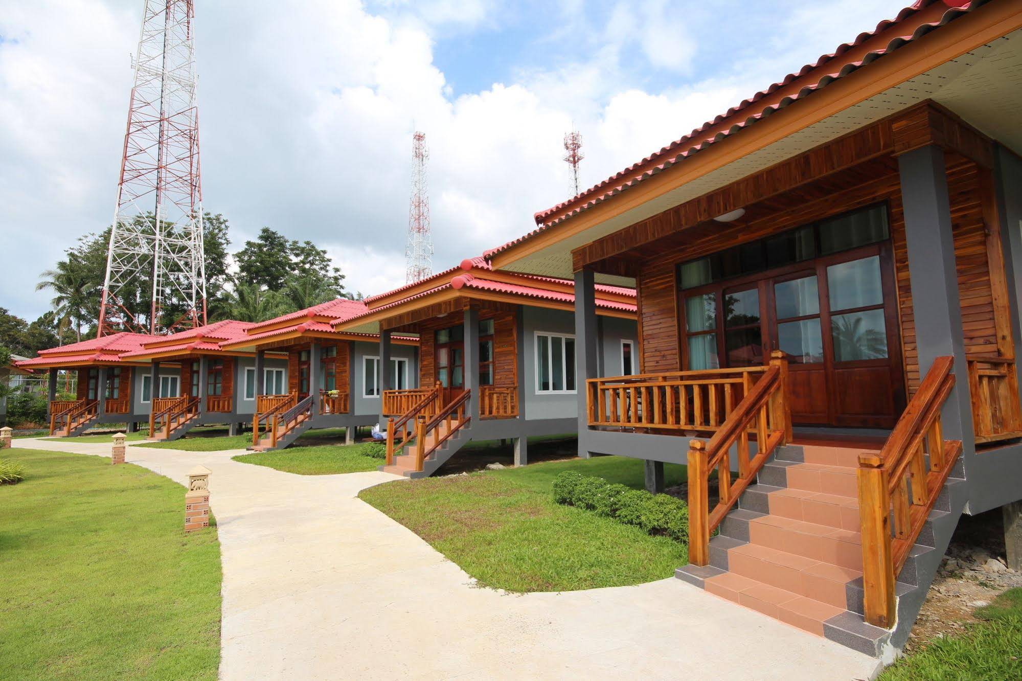 Lanta Lapaya Resort