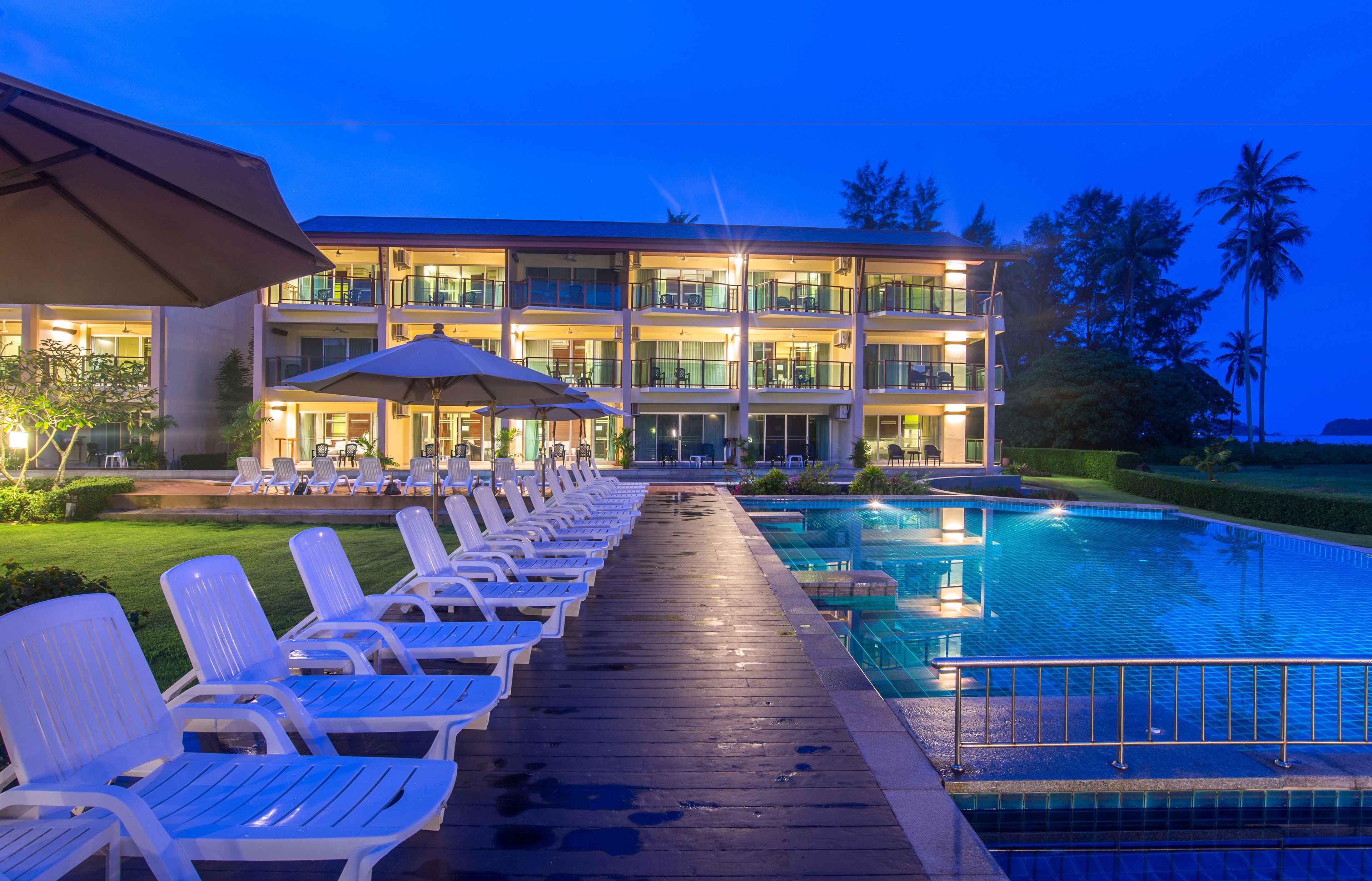 Lanta Pura Beach Resort