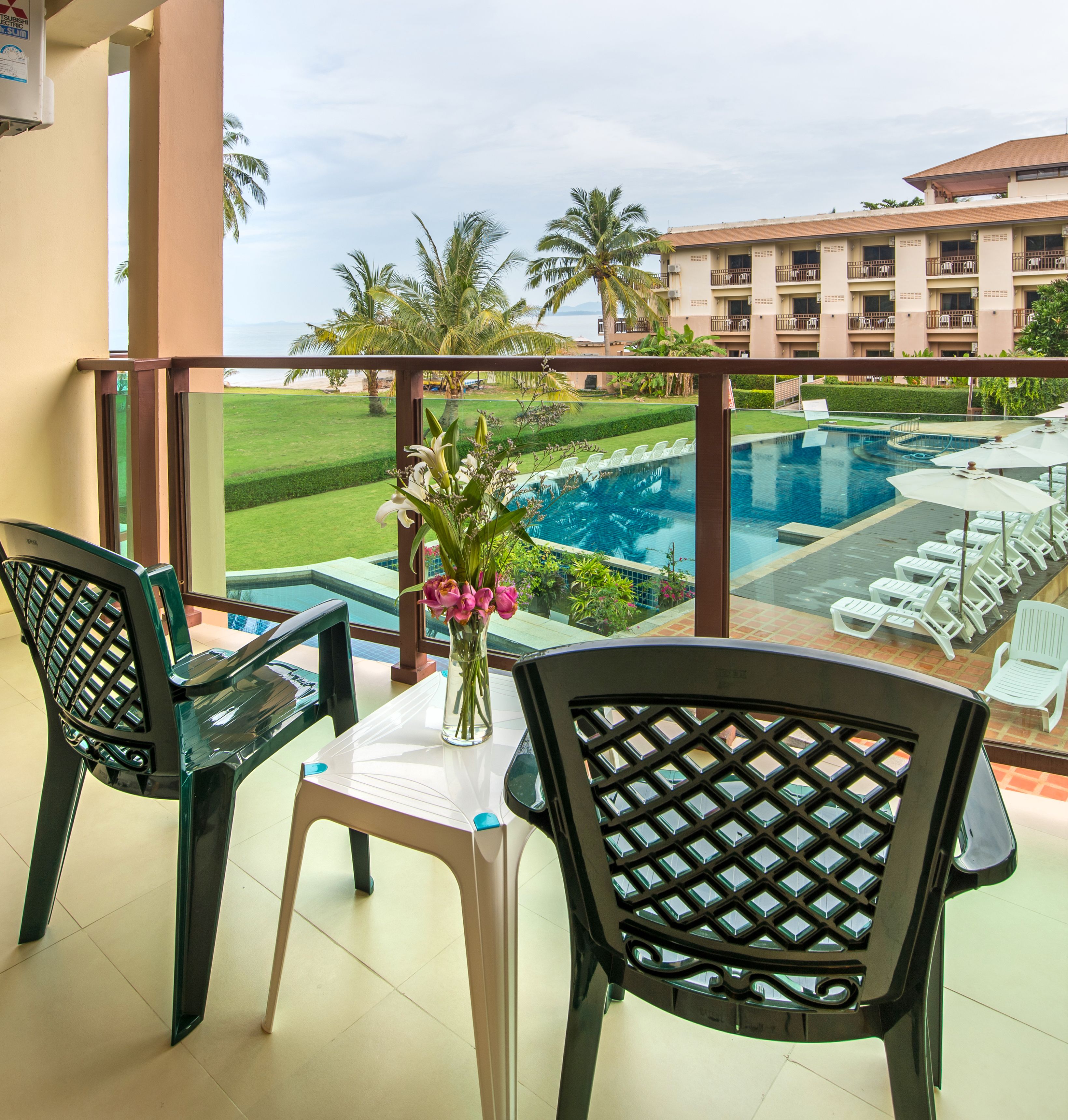 Lanta Pura Beach Resort