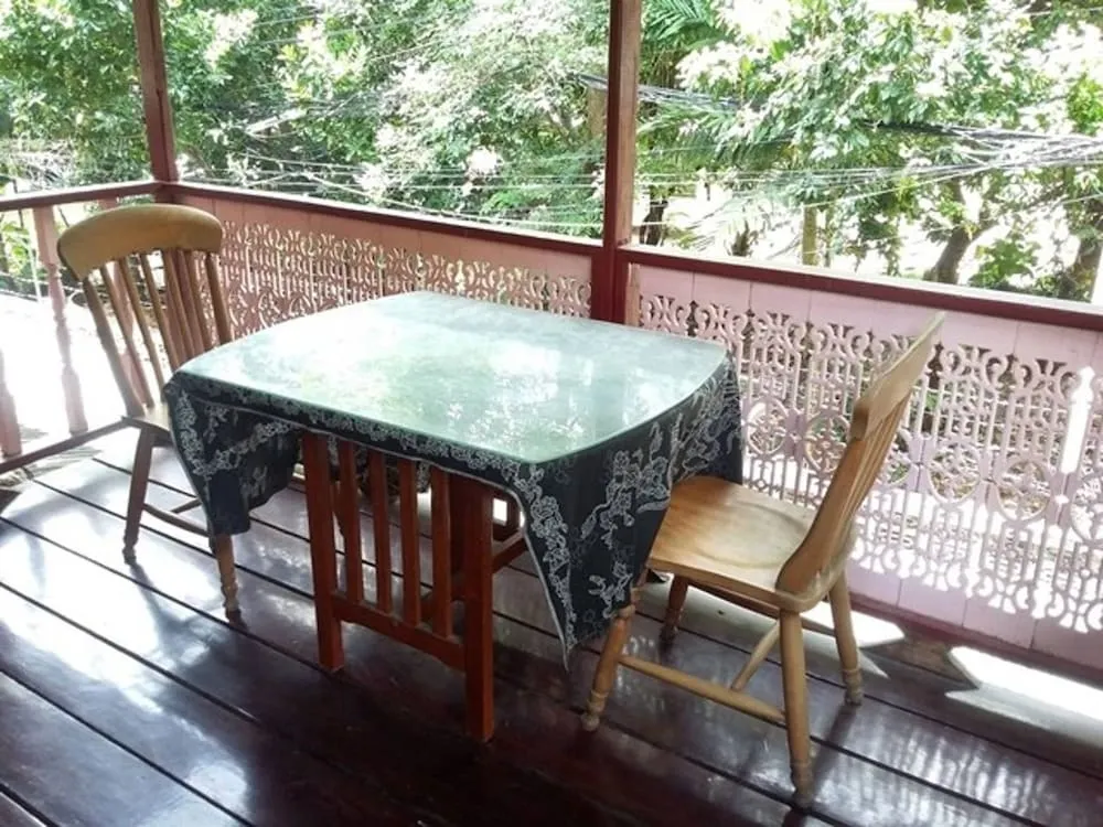 Miranda's Cafe & Stay