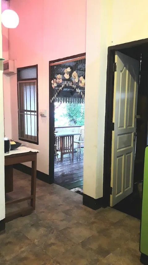 Miranda's Cafe & Stay