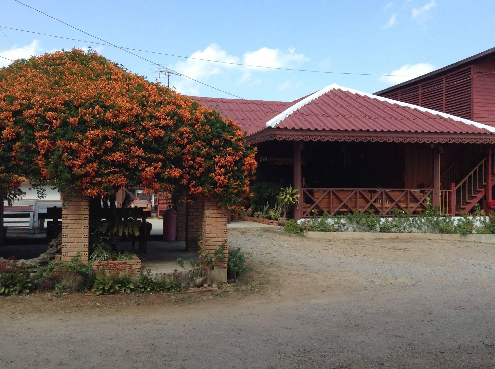 Mitkhoonyoum Hotel