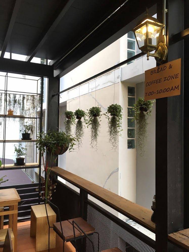 Chula Room & Service