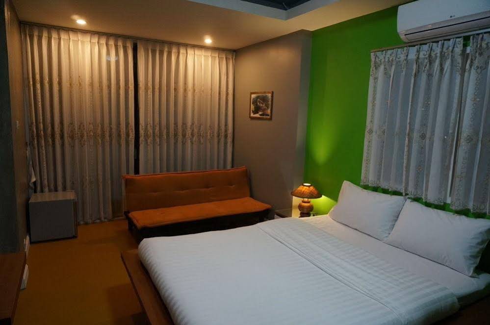 Chula Room & Service