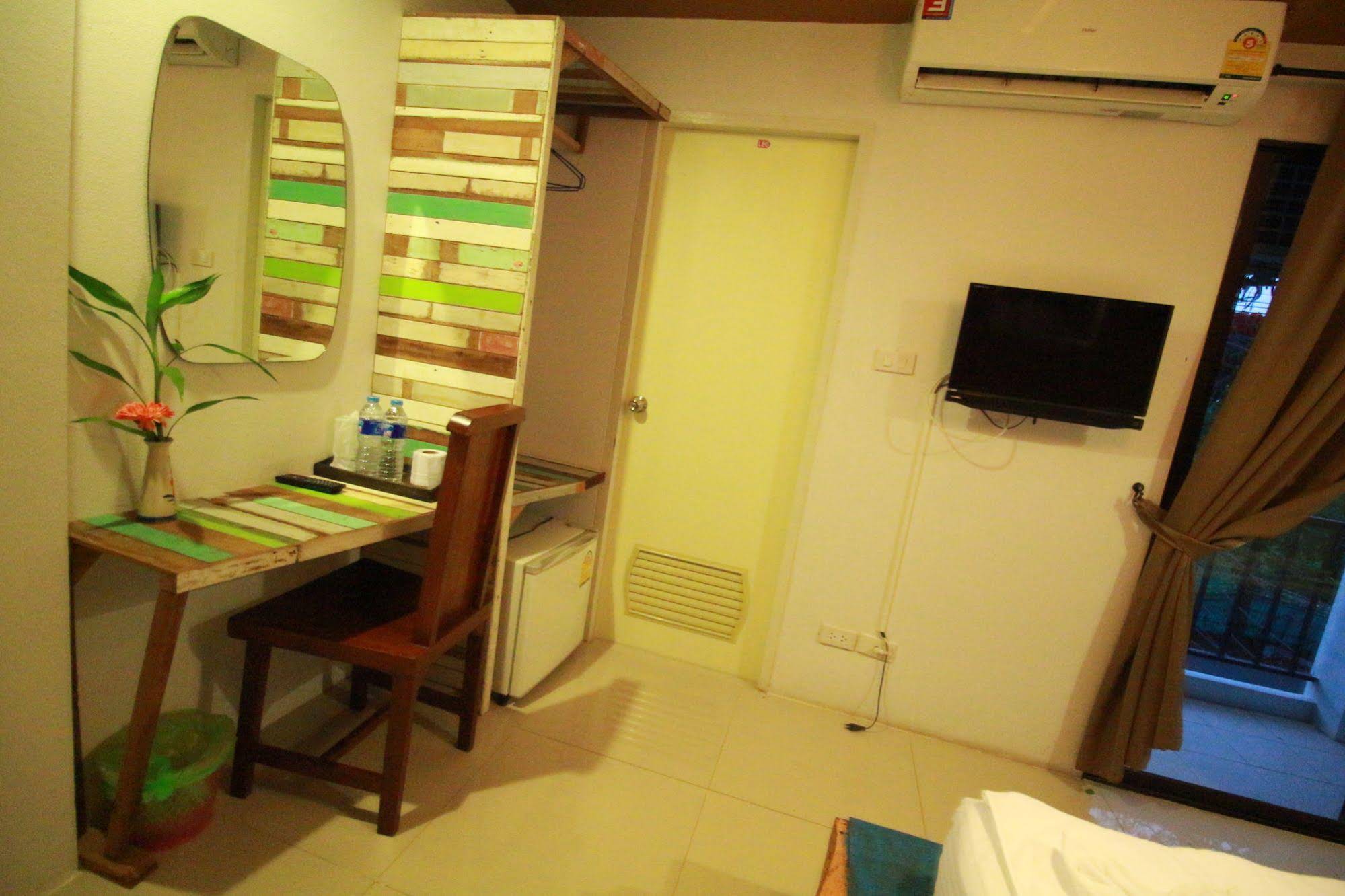 Nakara Boutique by OYO Rooms