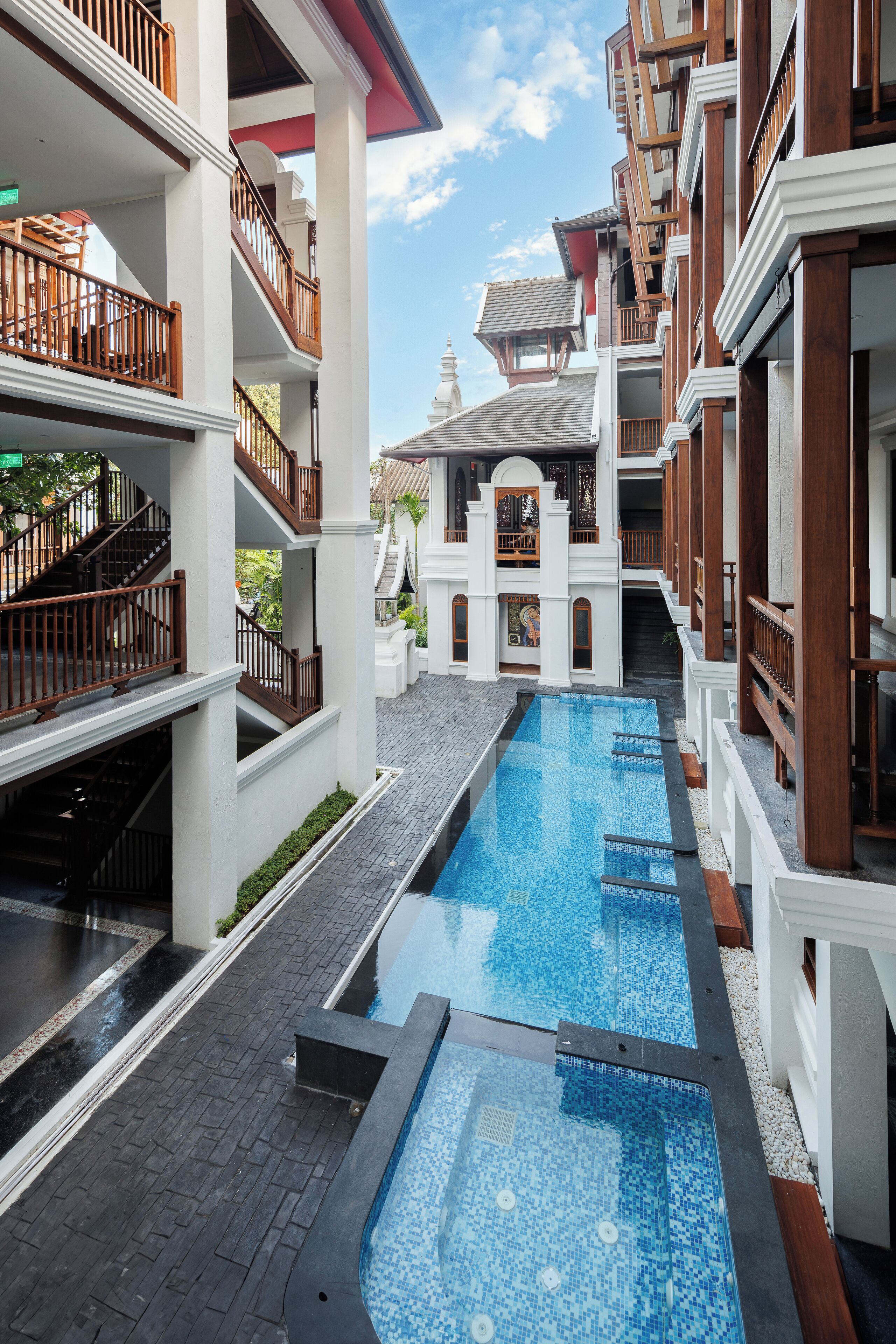Akira Thaphae Hotel