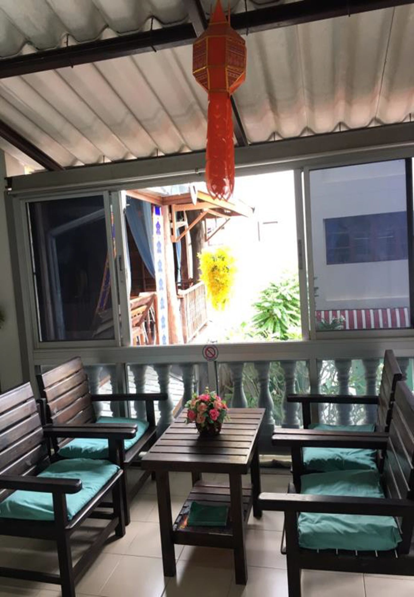 Ampawan Guest House