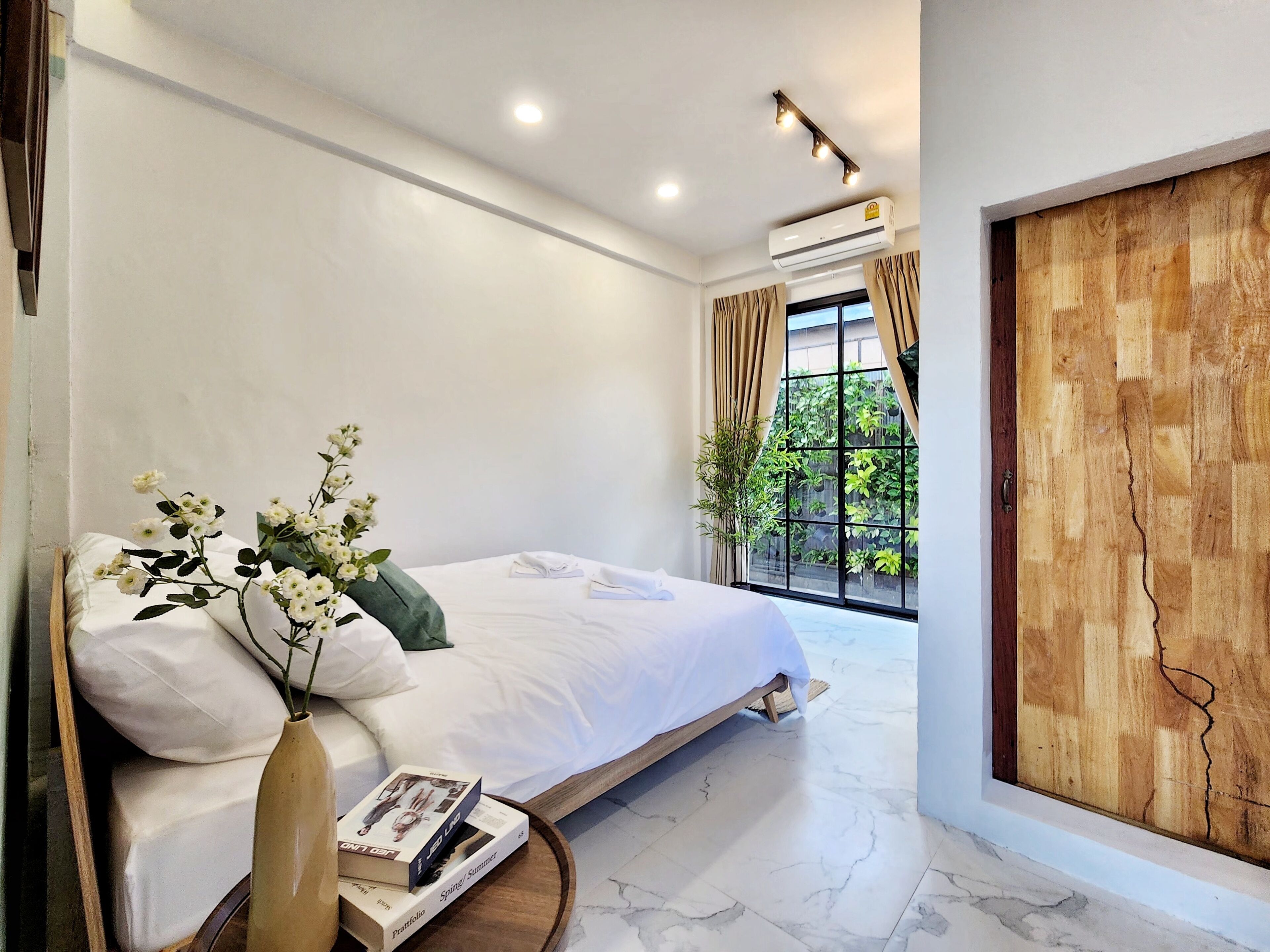 Art Gate Hotel