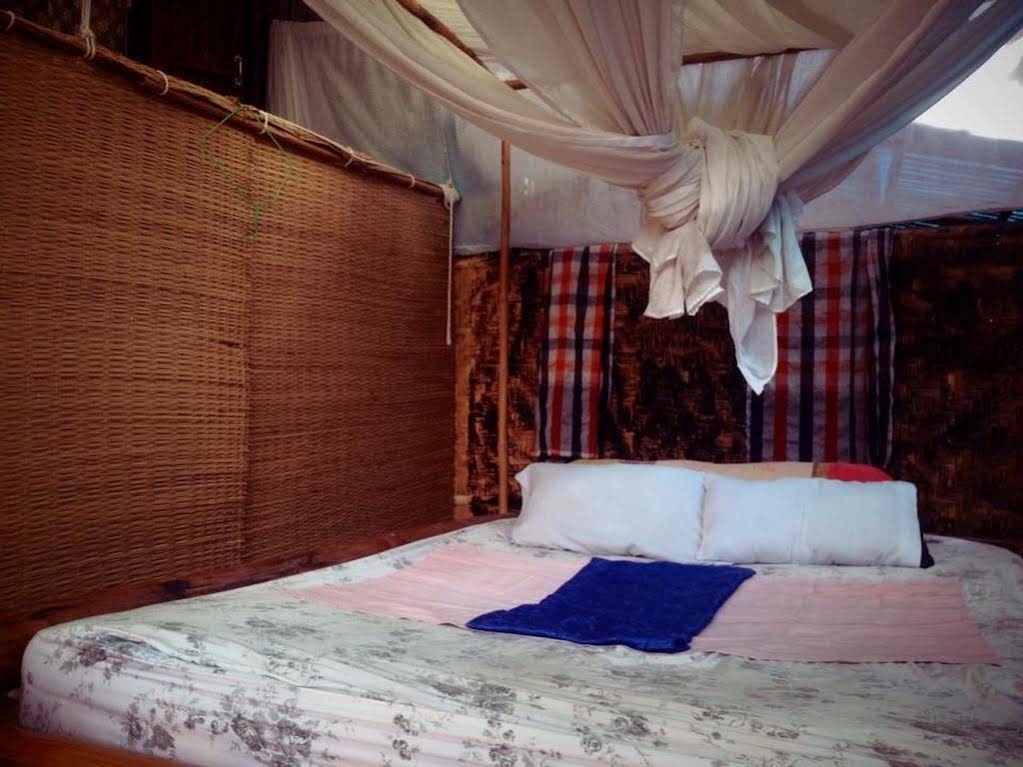 Baan Arlhan Hostel