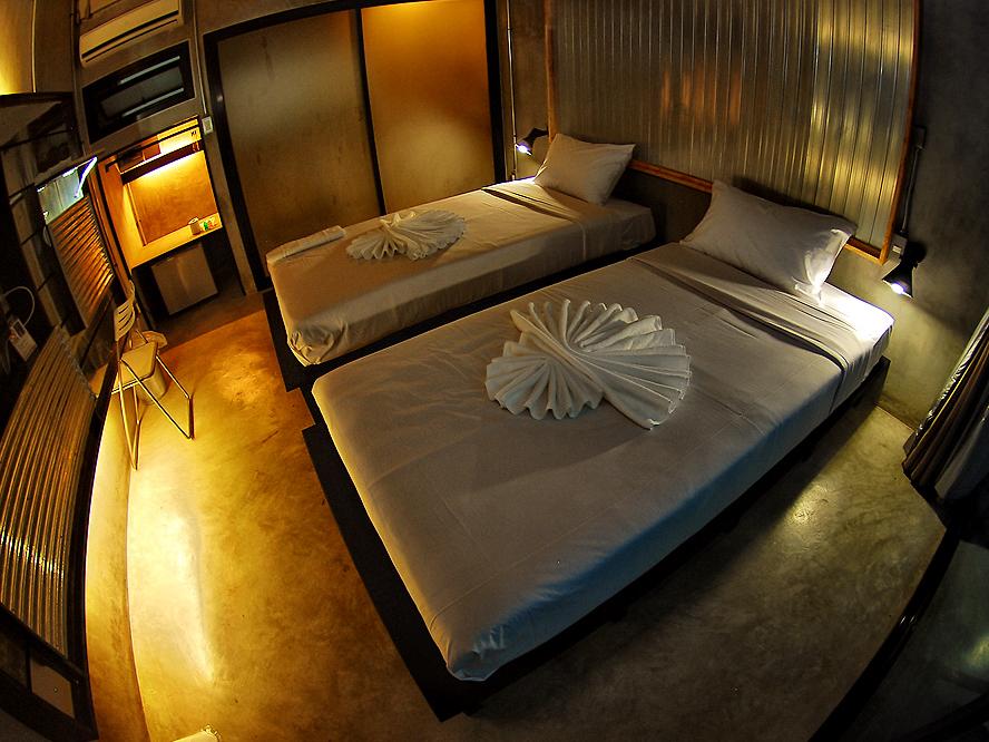 Born 2 Sleep Hotel