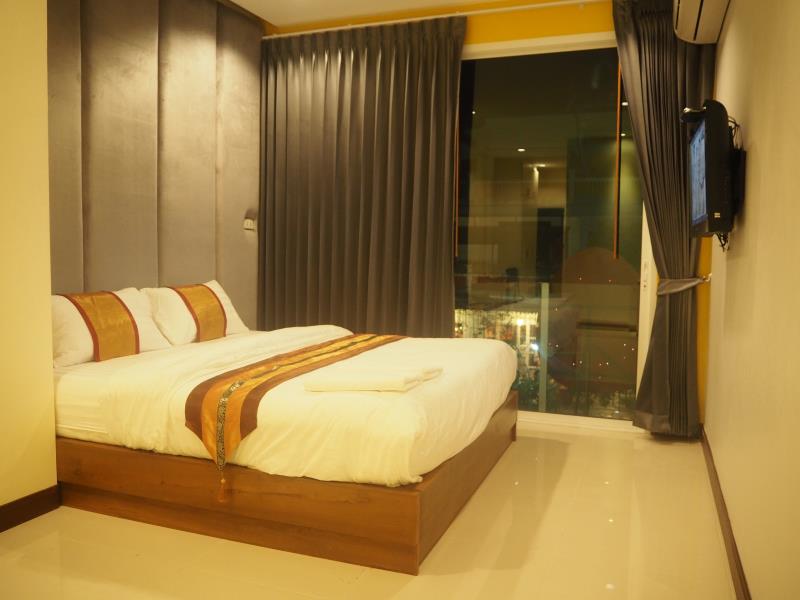 Egg Colony Hotel