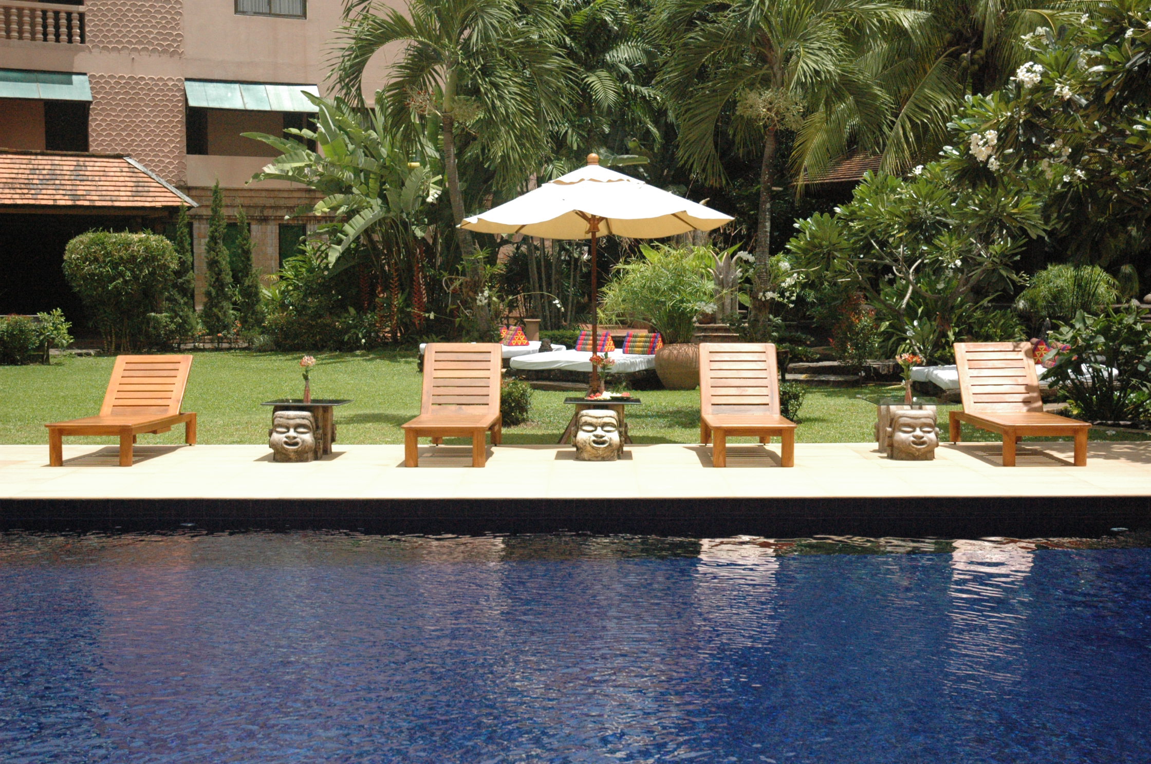 Holiday Garden Hotel & Resort