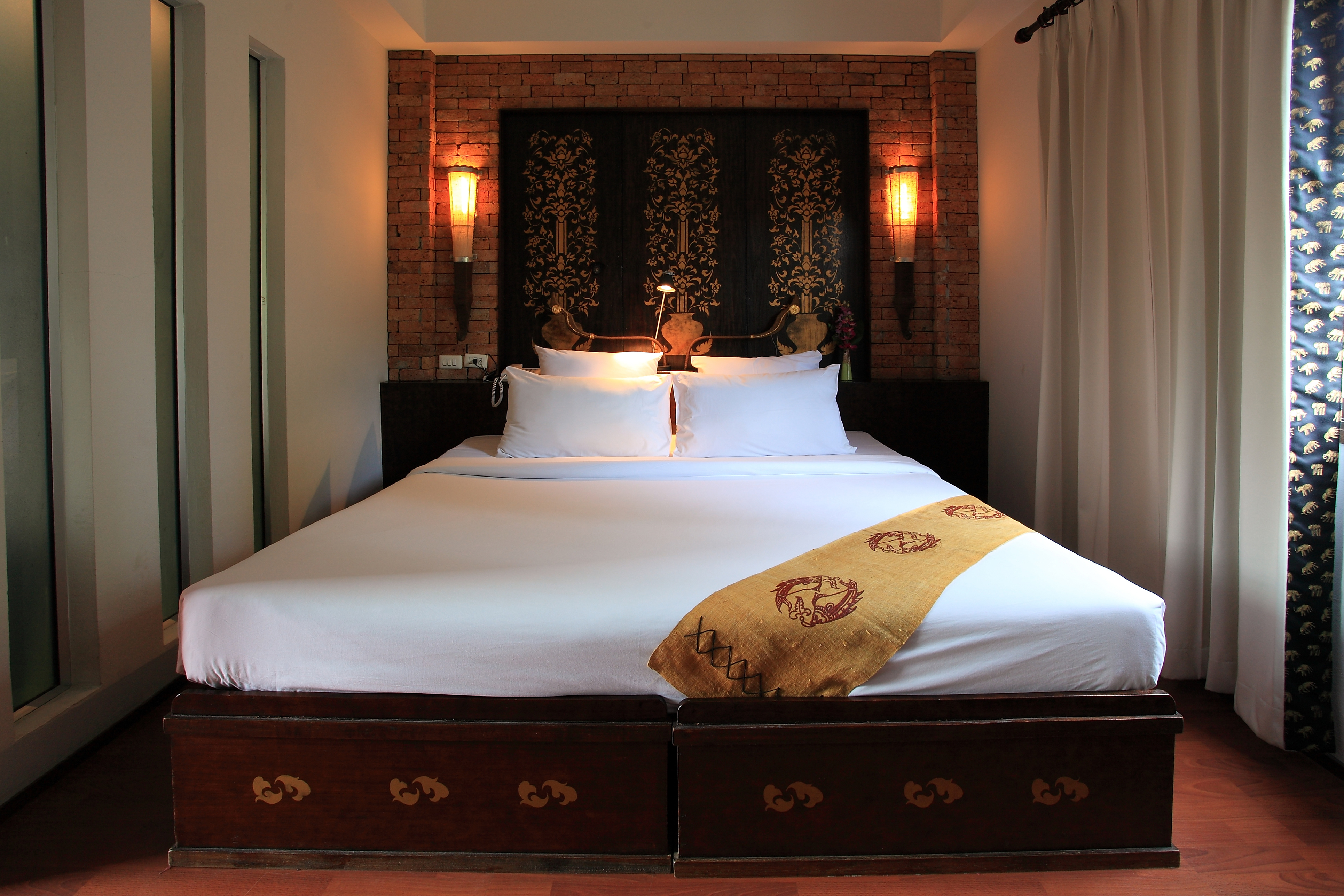 Holiday Garden Hotel & Resort