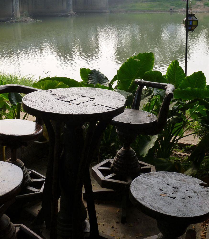 Hollanda Montri Guesthouse