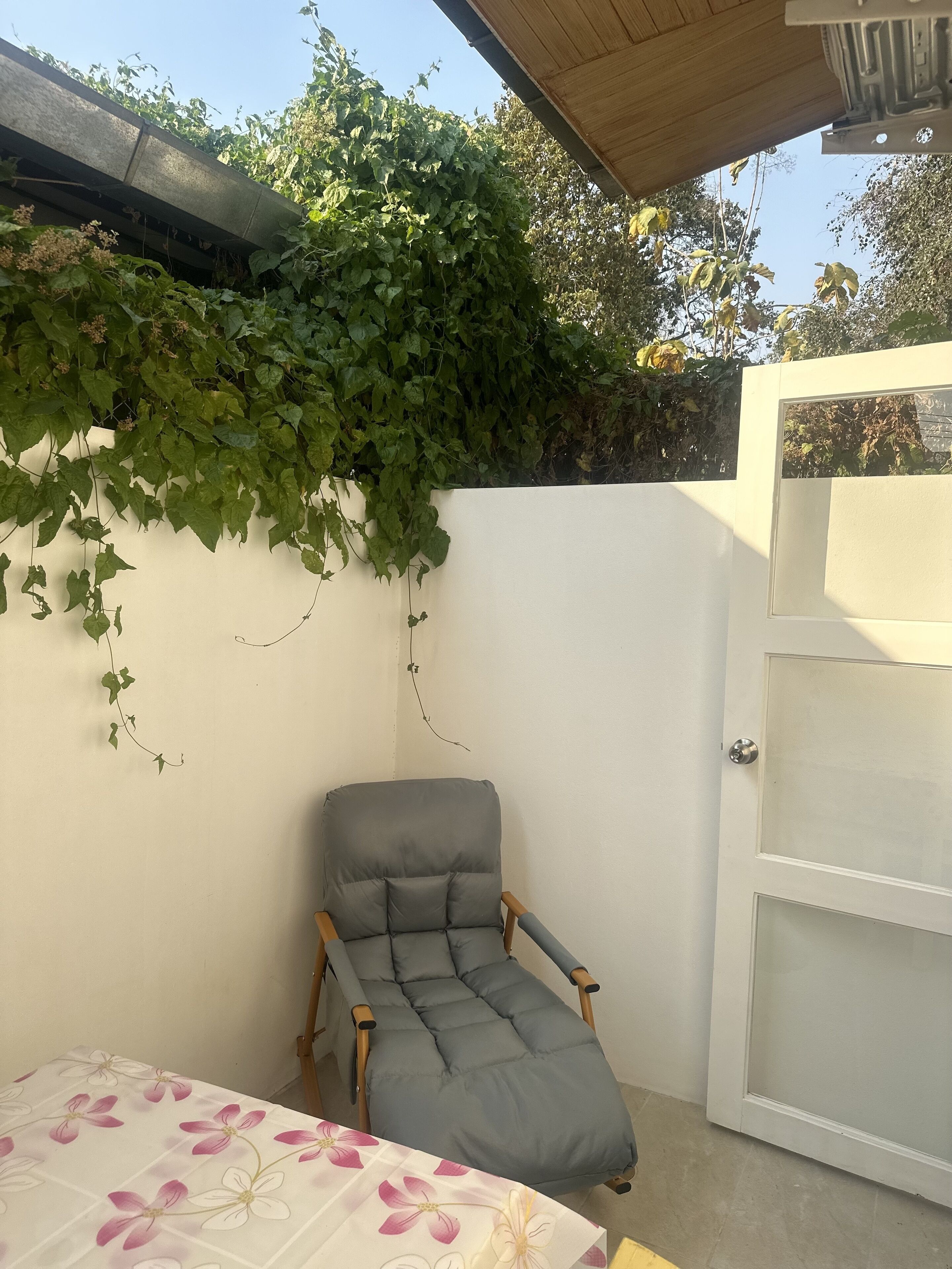 Kw By Trava Boutique Hotel