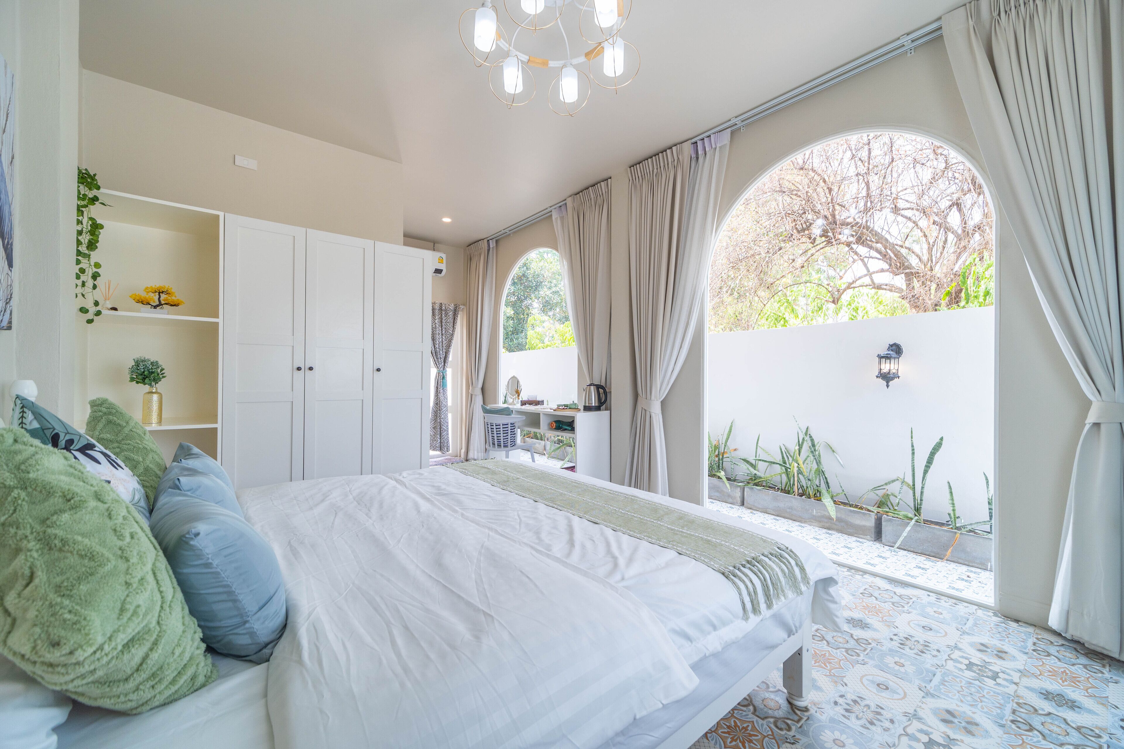 Kw By Trava Boutique Hotel