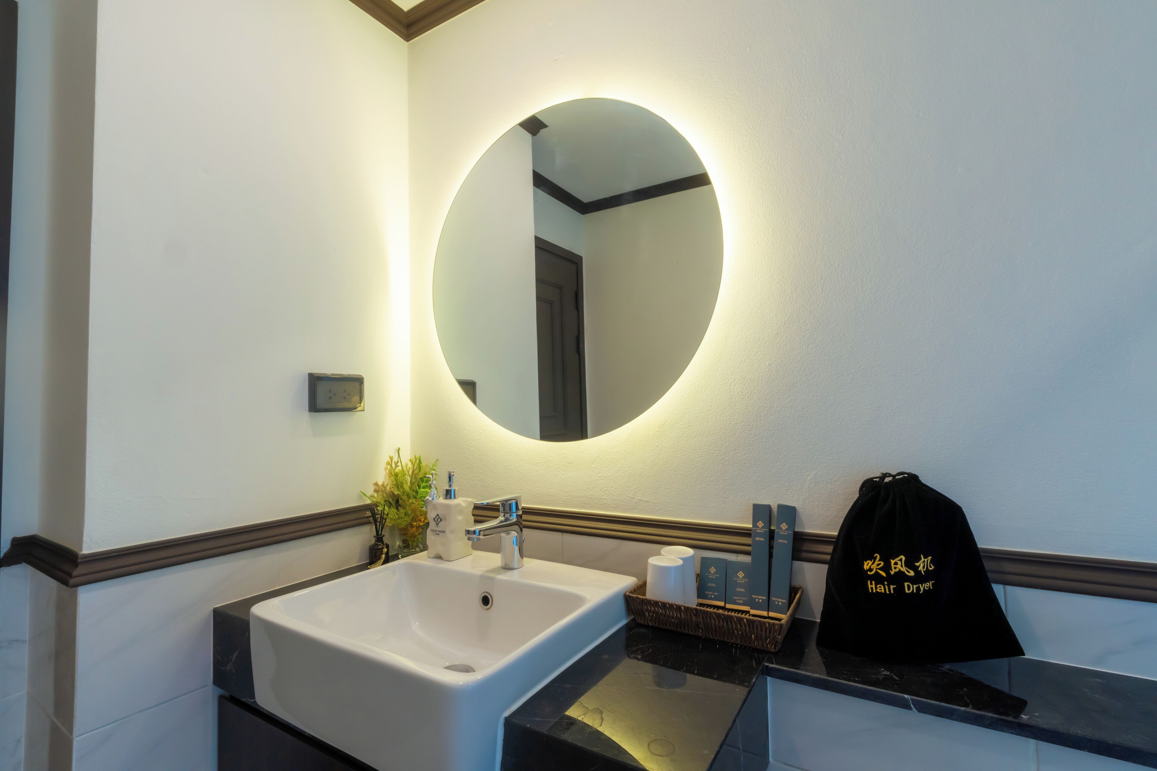 Le Ville Lanna Bouqitue Hotel