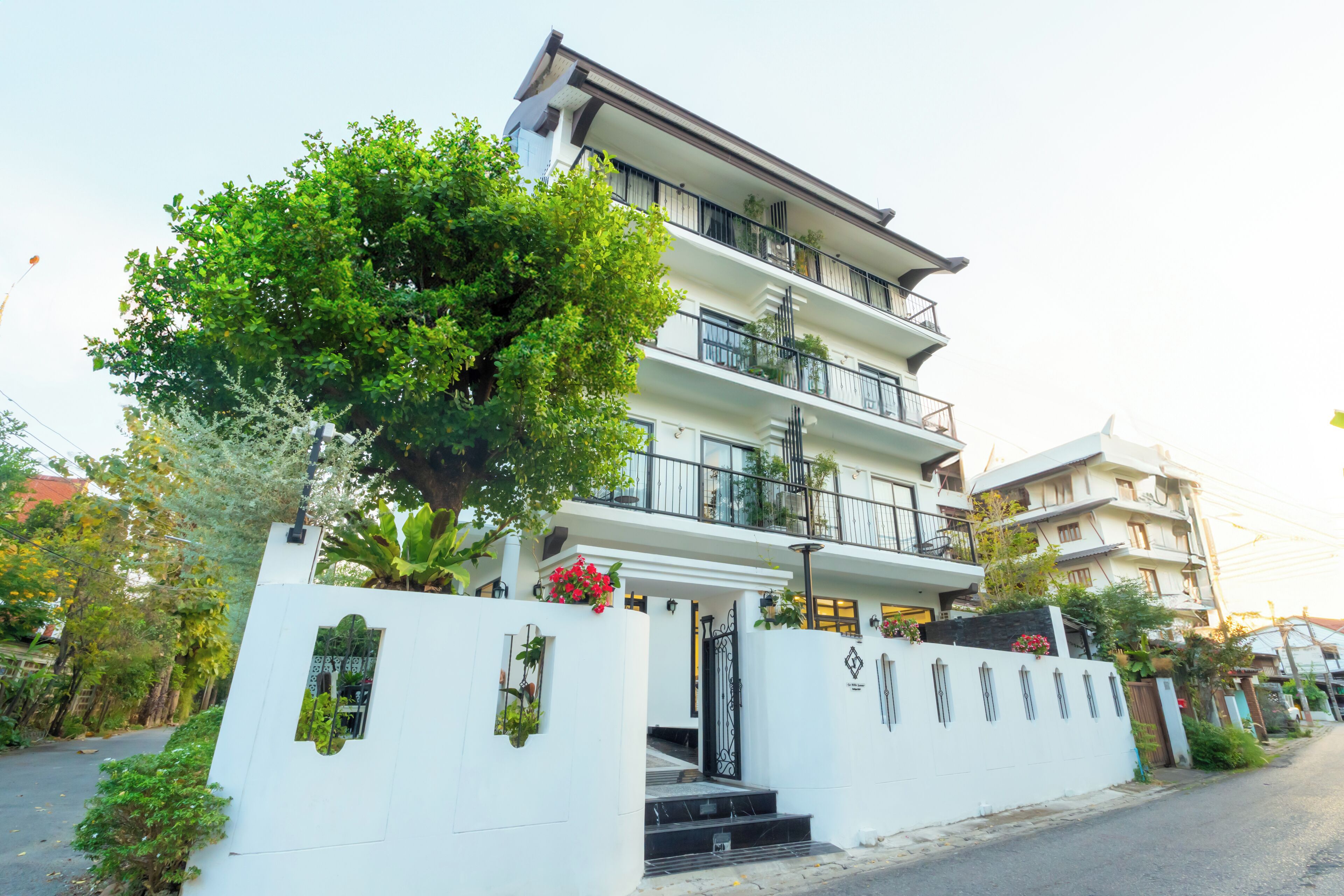 Le Ville Lanna Bouqitue Hotel
