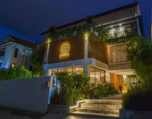 M5 Hotel