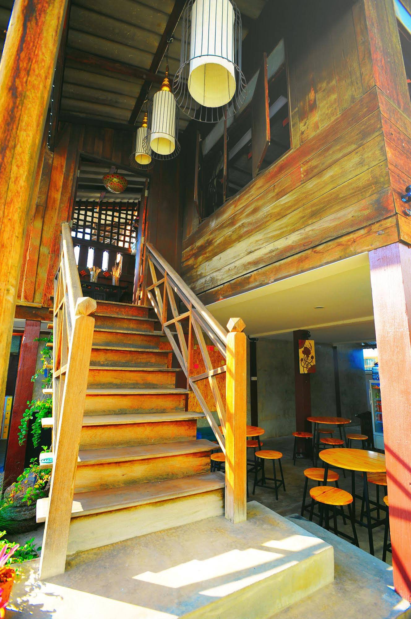 Manon Hostel