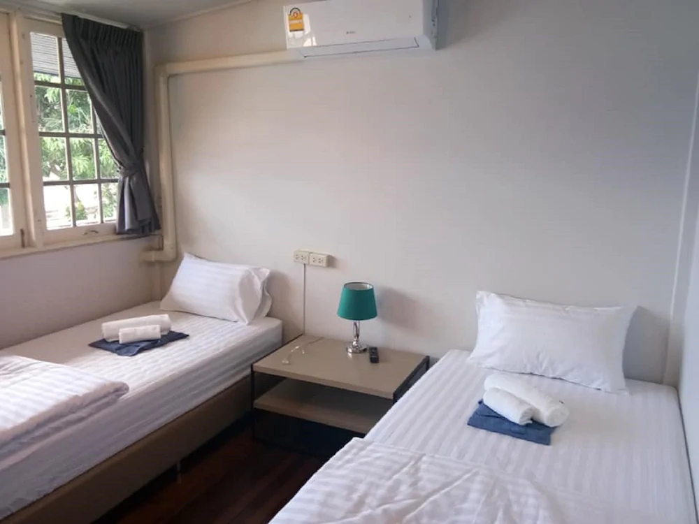 Maya Bed And Food Hostel