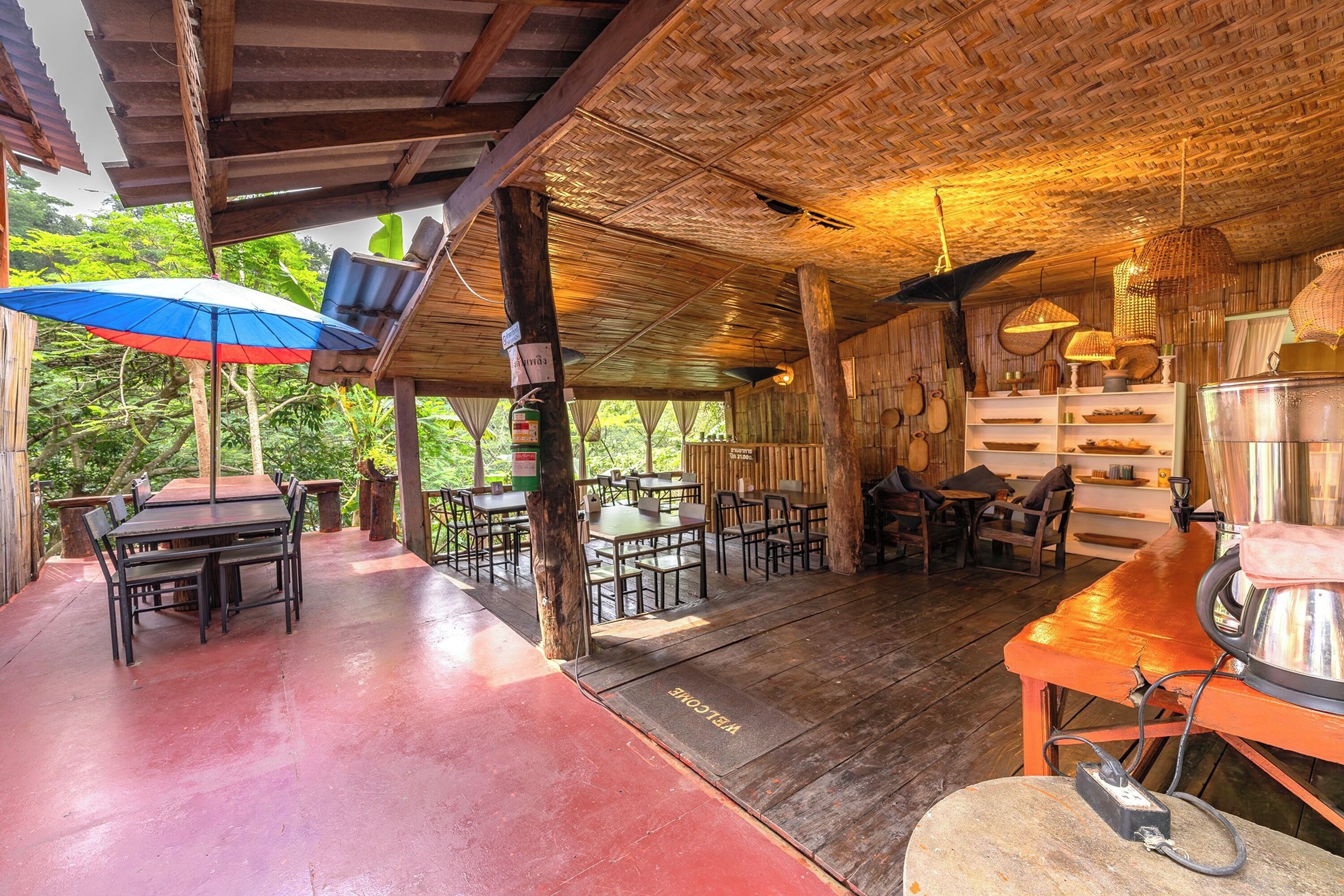 Monruamsuk Homestay Cafe And Bistro