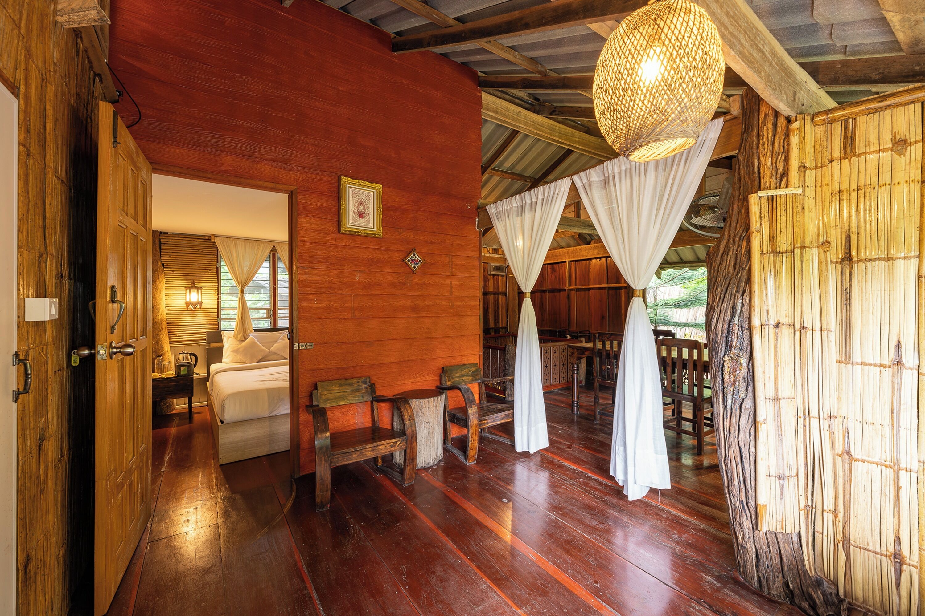 Monruamsuk Homestay Cafe And Bistro