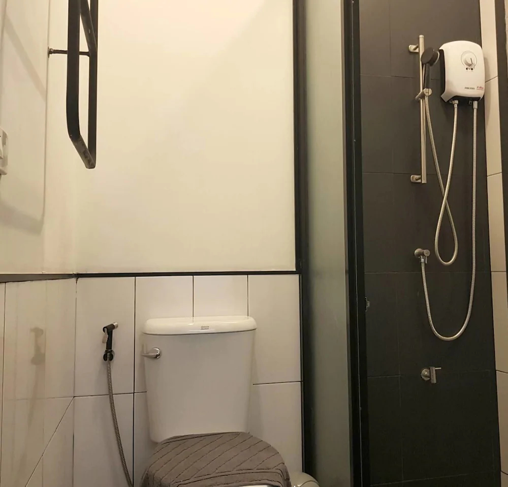 Non Num Poshtel
