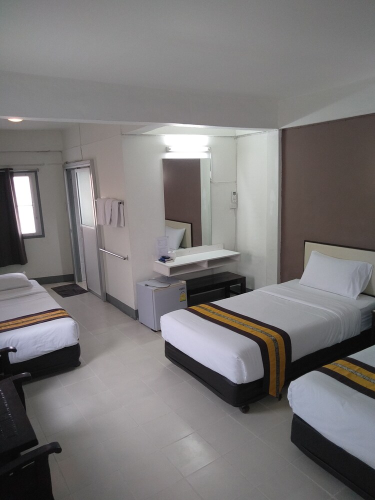 NorthLands House Hotel