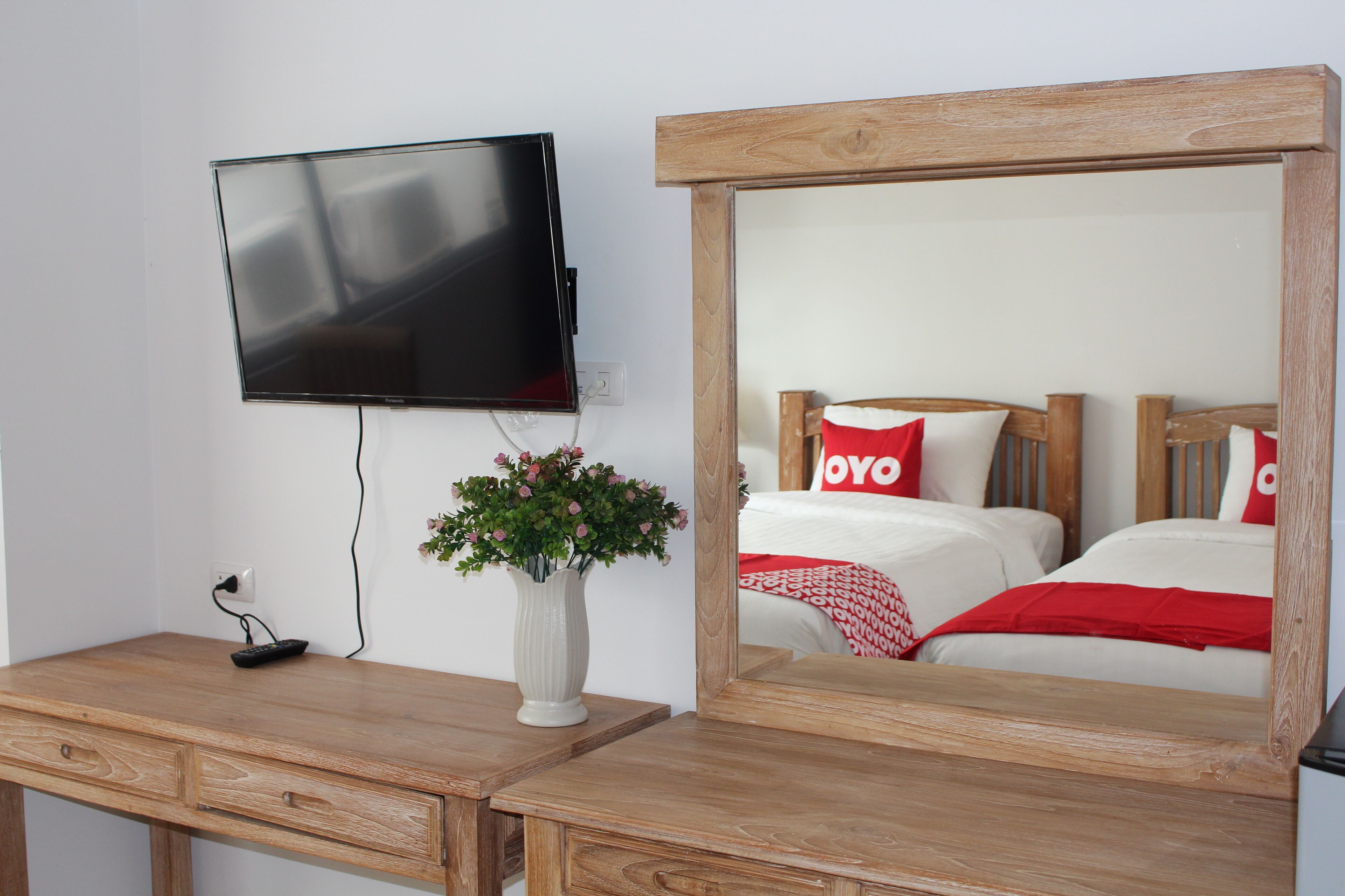 Premium The Family Hotel by Oyo