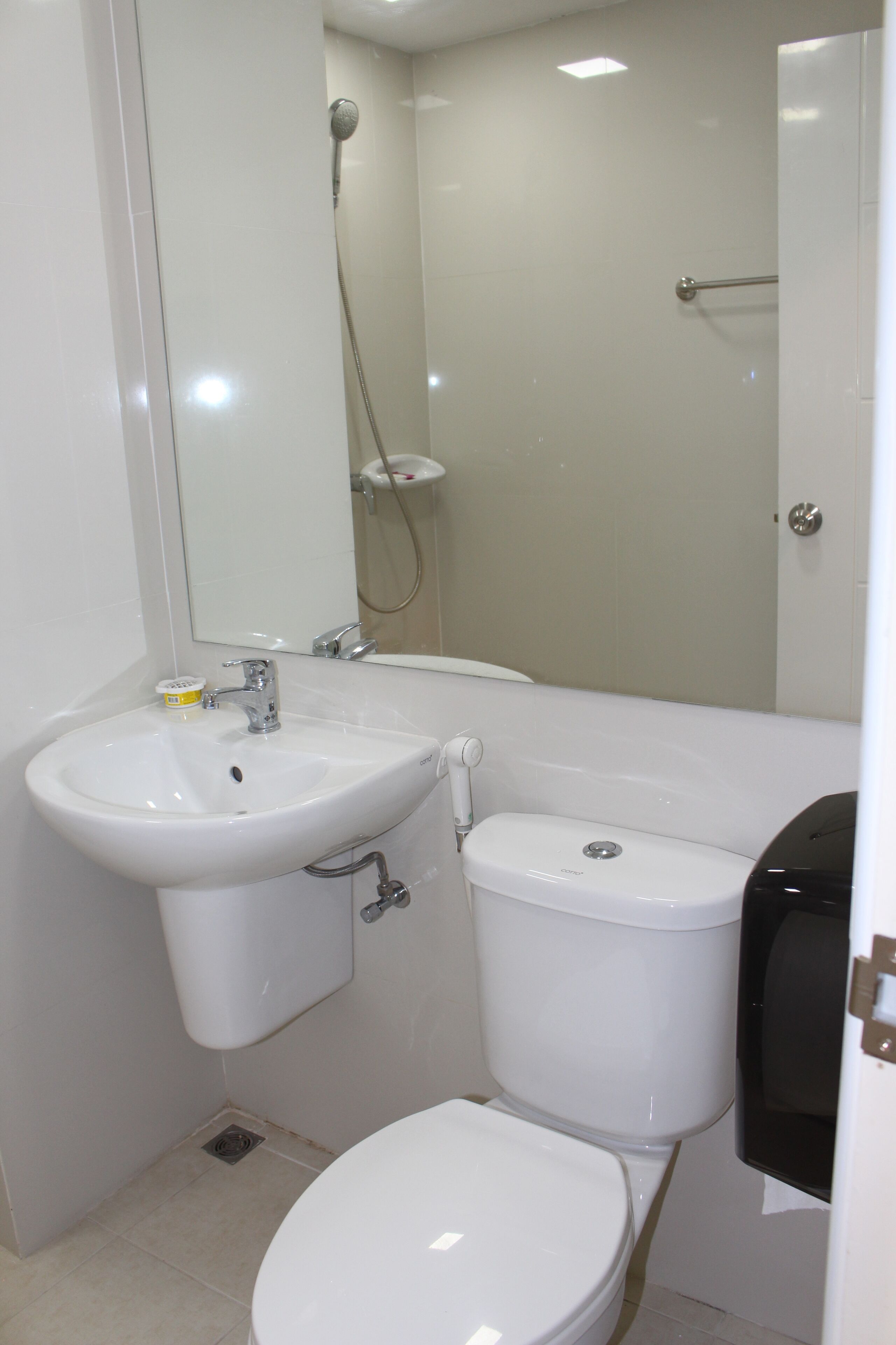 Premium The Family Hotel by Oyo