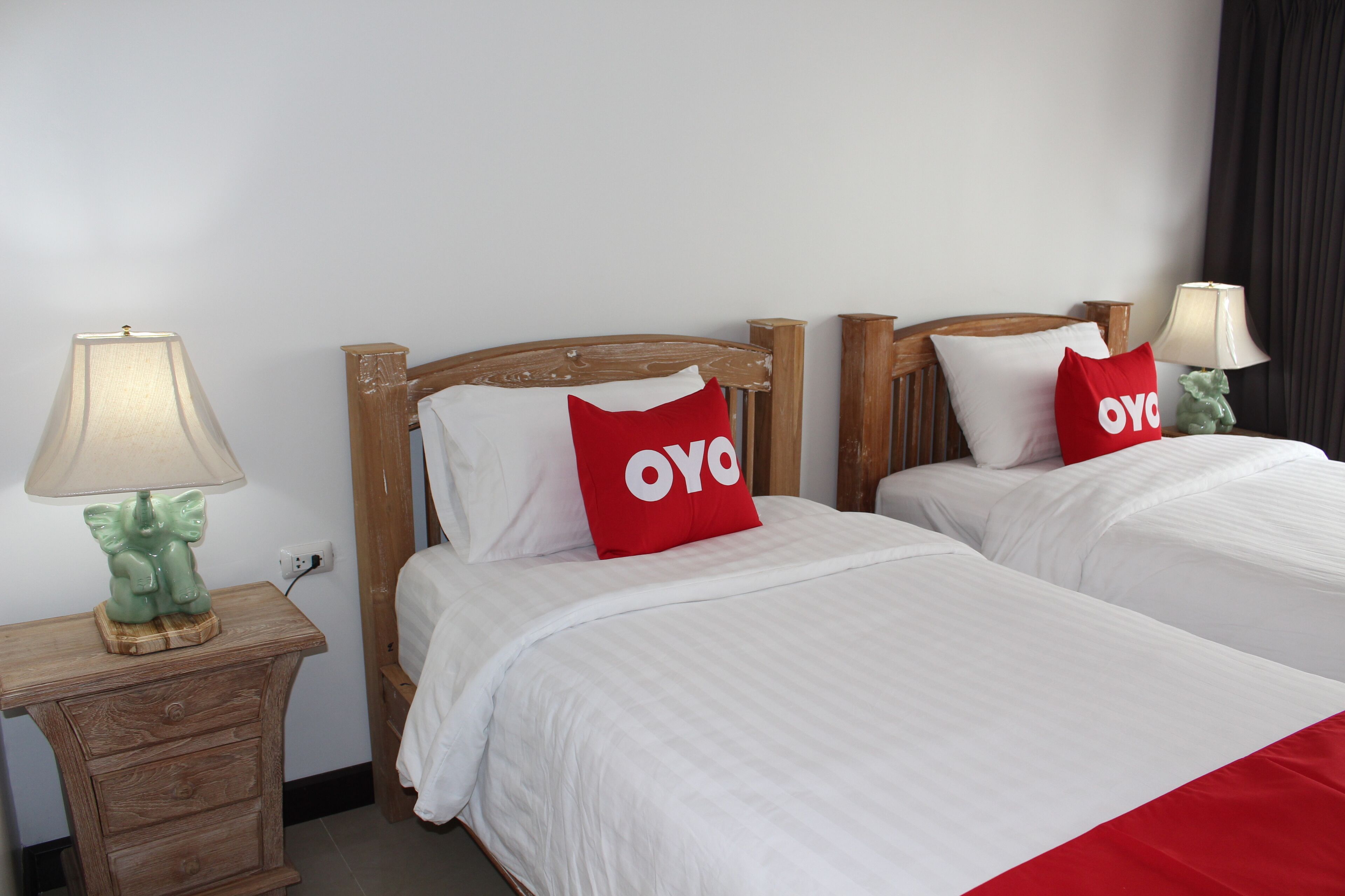 Premium The Family Hotel by Oyo