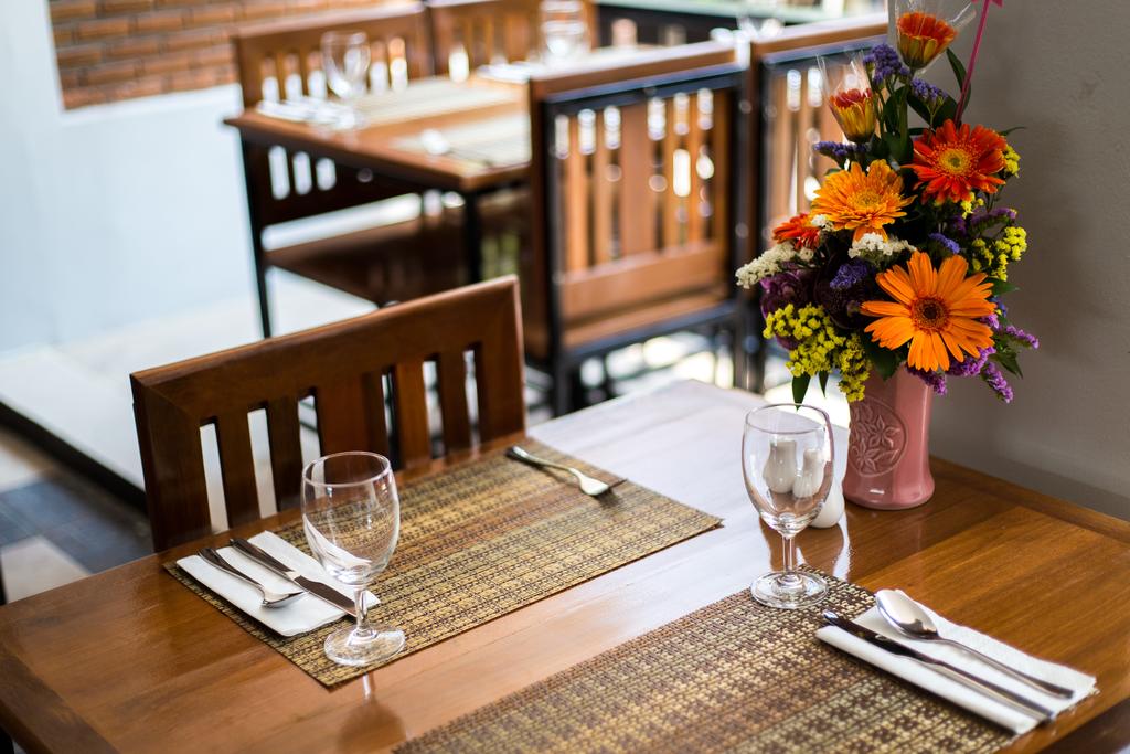 Ratana Hotel
