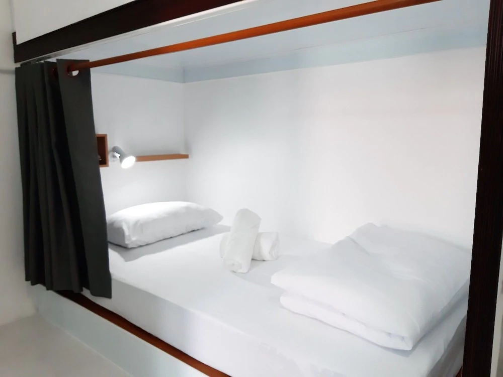 Sleep Sloth Hostel