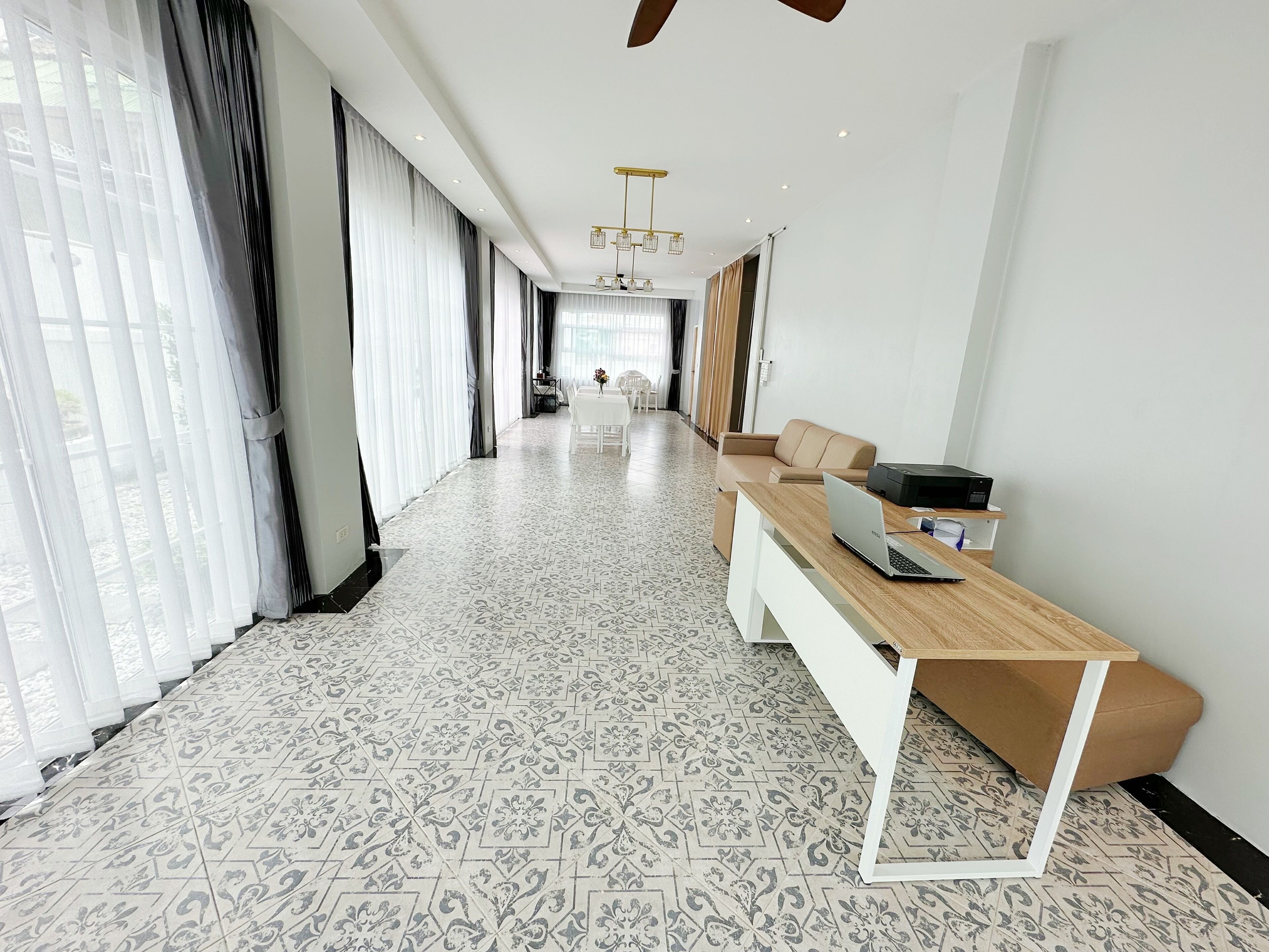 The White House Rachamankha