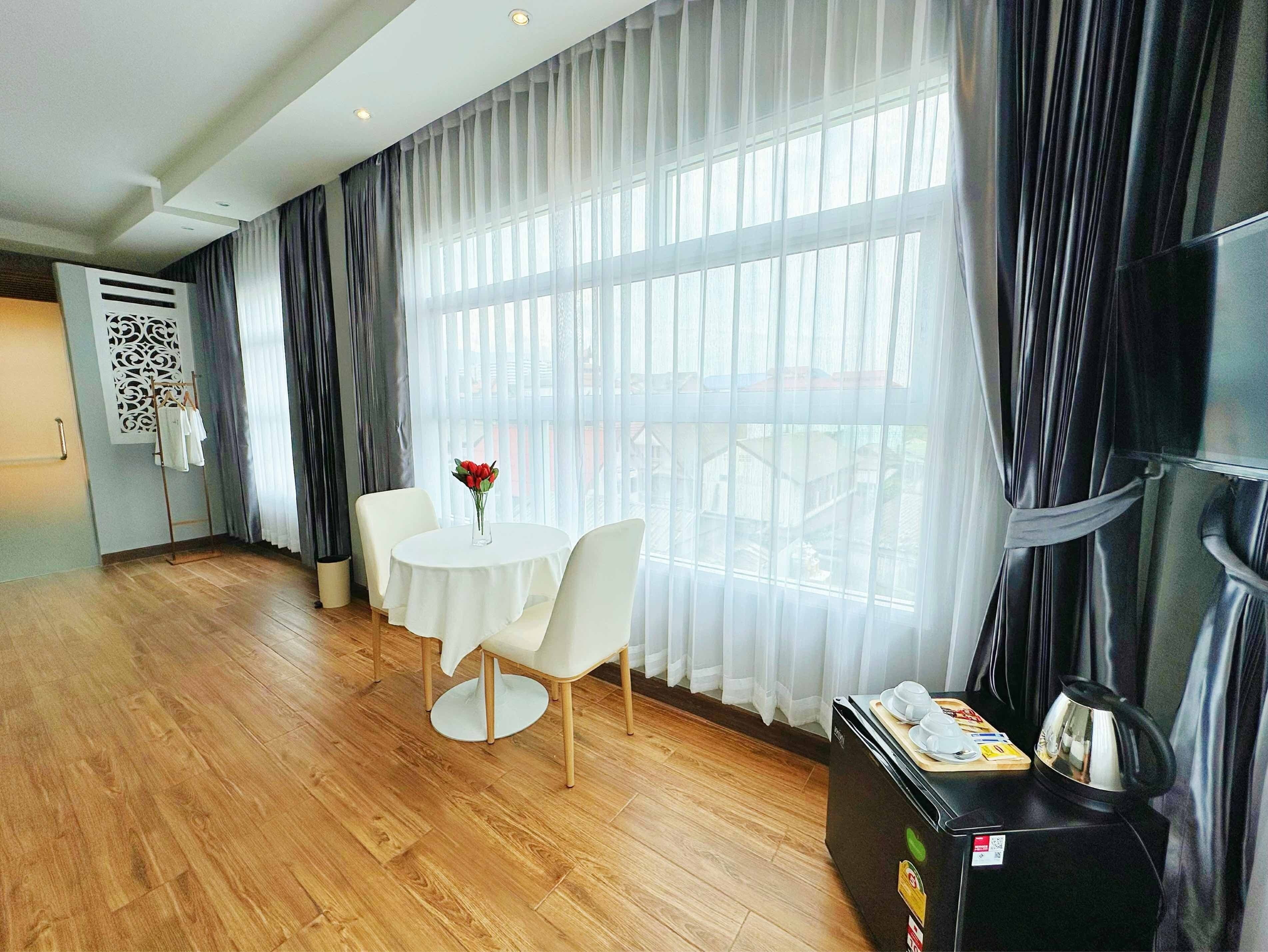 The White House Rachamankha