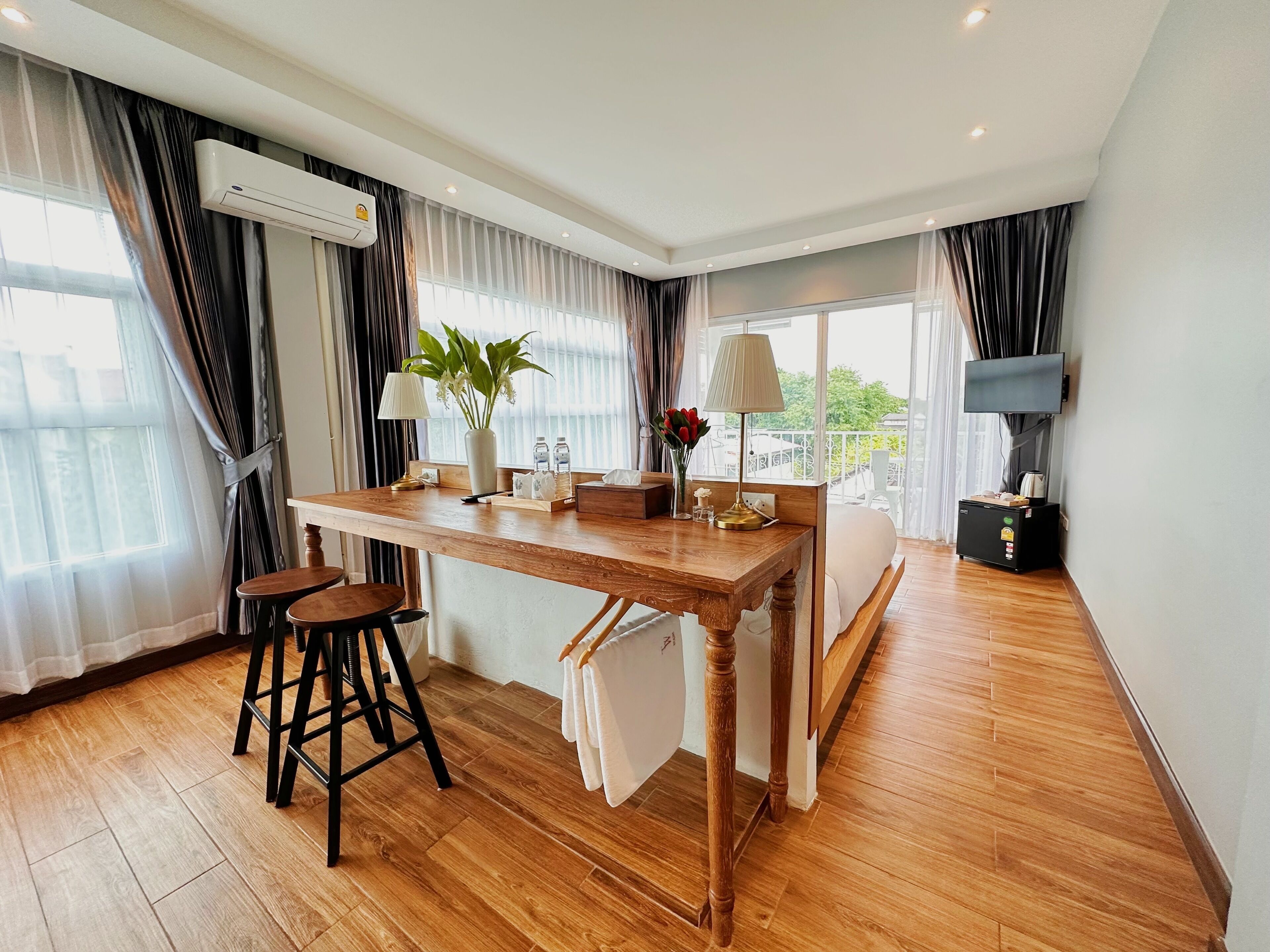 The White House Rachamankha