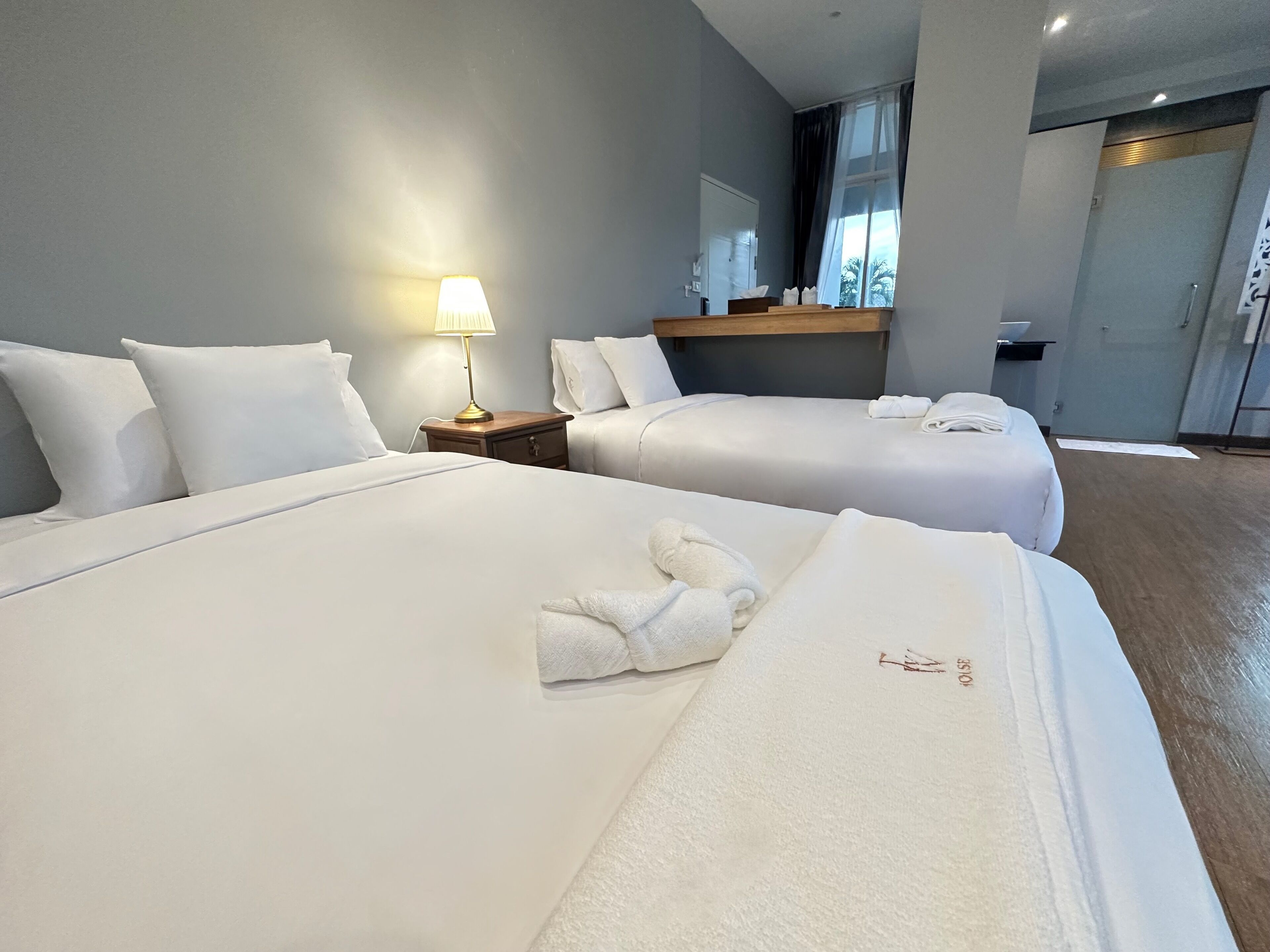 The White House Rachamankha